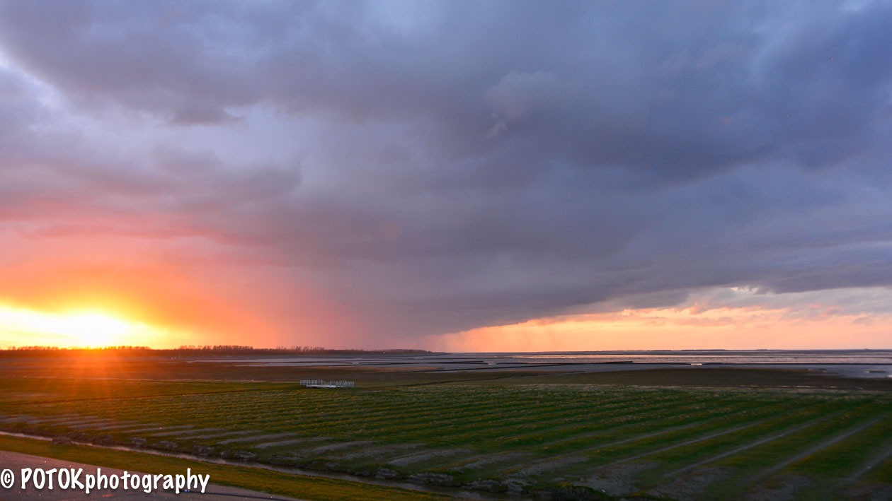 Ondergaande-zon-en-regen-242.JPG